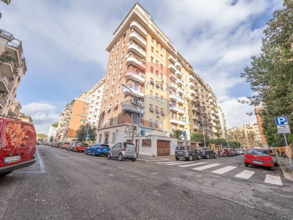 appartamento in vendita a Roma in zona Appio Latino