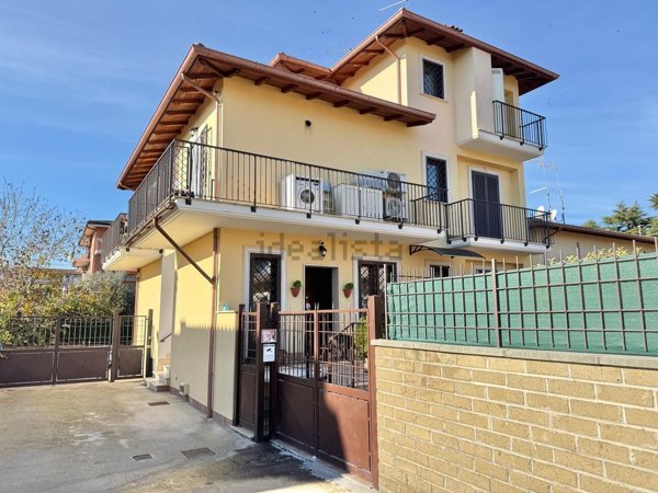 appartamento in vendita a Roma in zona Finocchio