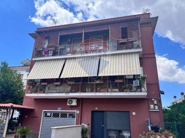 appartamento in vendita a Roma in zona Tor de' Cenci