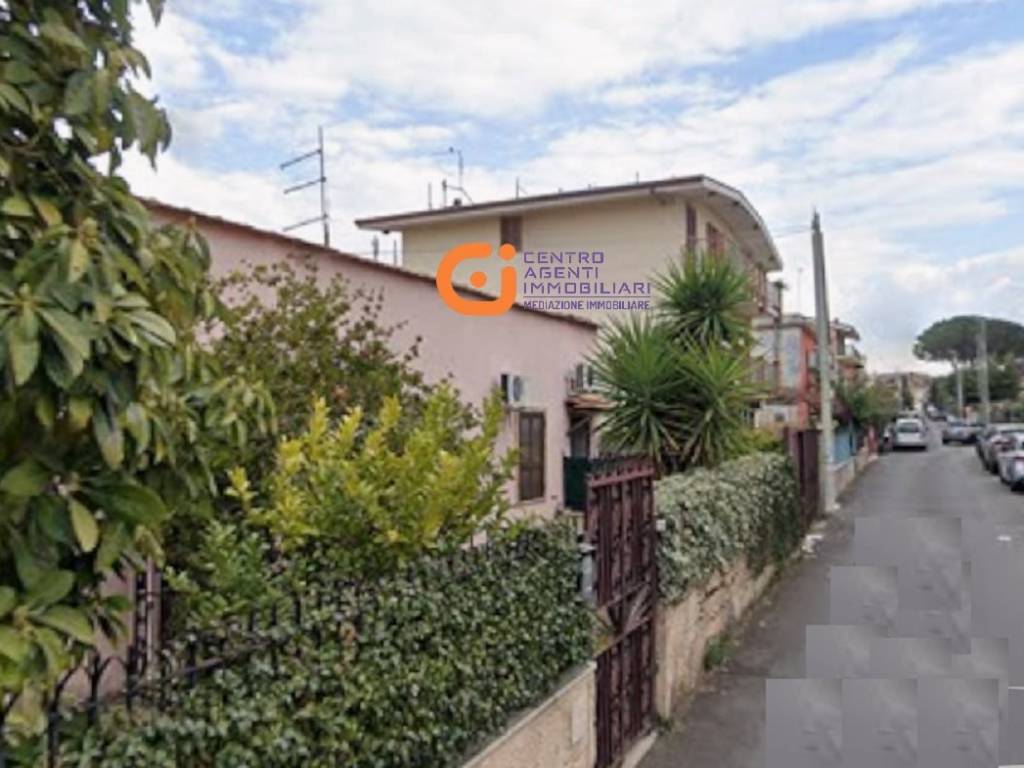 appartamento in vendita a Roma in zona Casal Morena