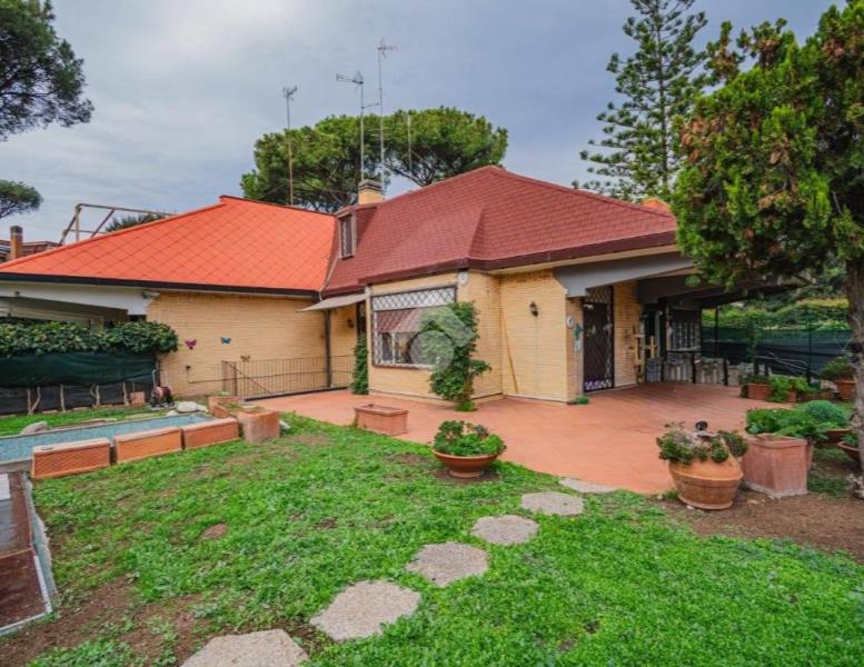 casa indipendente in vendita a Roma in zona EUR