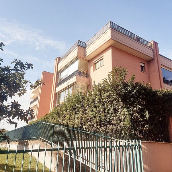 appartamento in vendita a Roma in zona Corviale