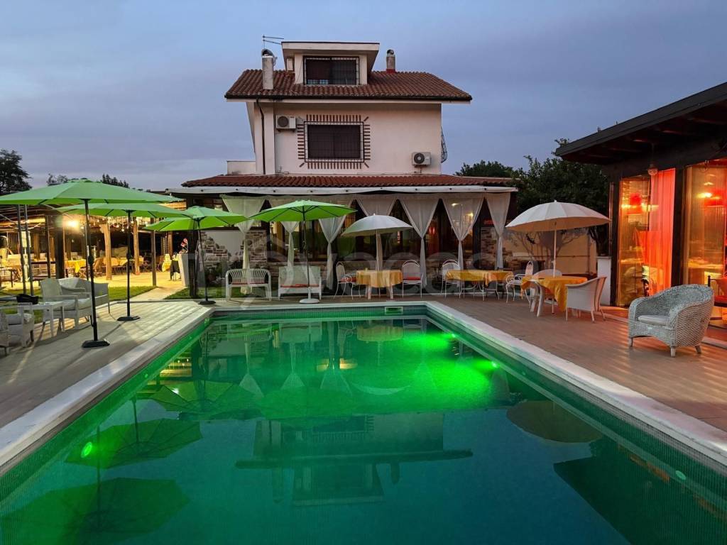 casa indipendente in vendita a Roma in zona Casal Morena