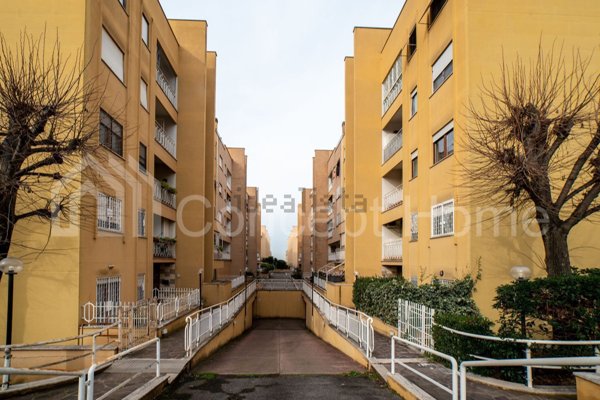 appartamento in vendita a Roma in zona Giuliano Dalmata