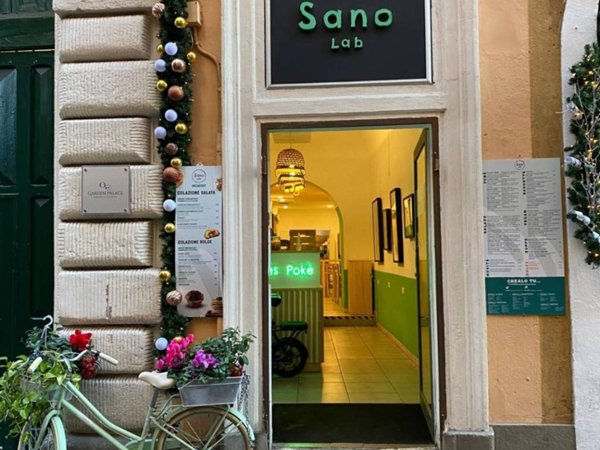 negozio in vendita a Roma in zona Parione/Sant'Eustachio