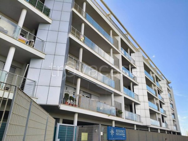appartamento in vendita a Roma in zona Axa