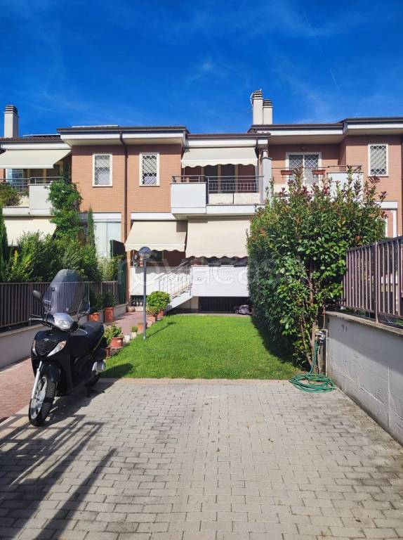 casa indipendente in vendita a Roma in zona Mezzocammino