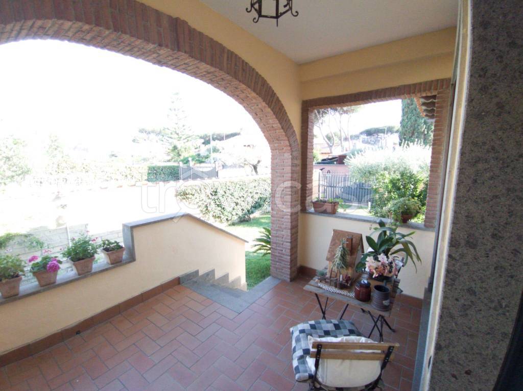 casa indipendente in vendita a Roma in zona Infernetto