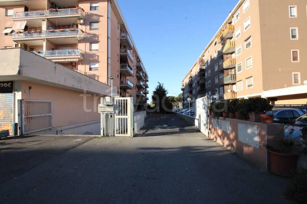 casa indipendente in vendita a Roma in zona Ostia