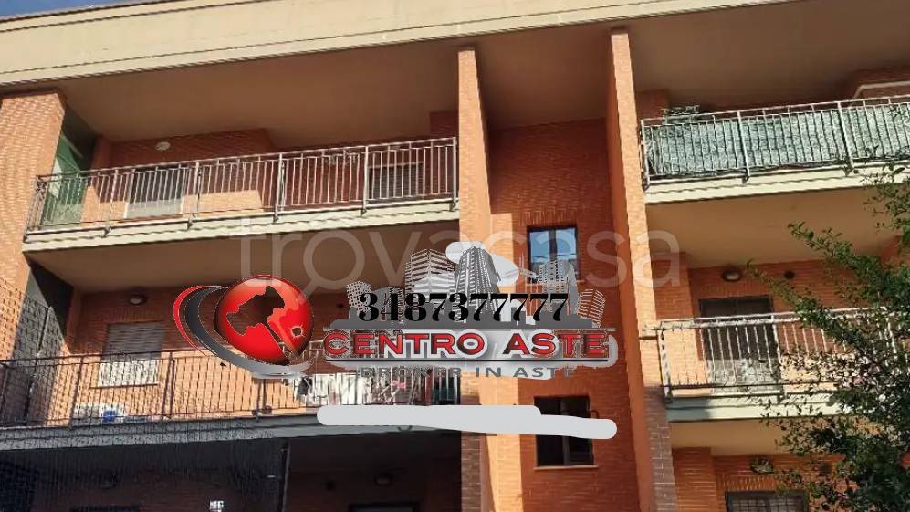 appartamento in vendita a Roma in zona Lunghezza