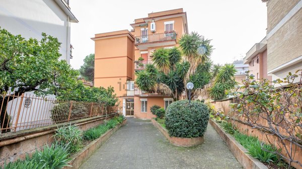 appartamento in vendita a Roma in zona Primavalle