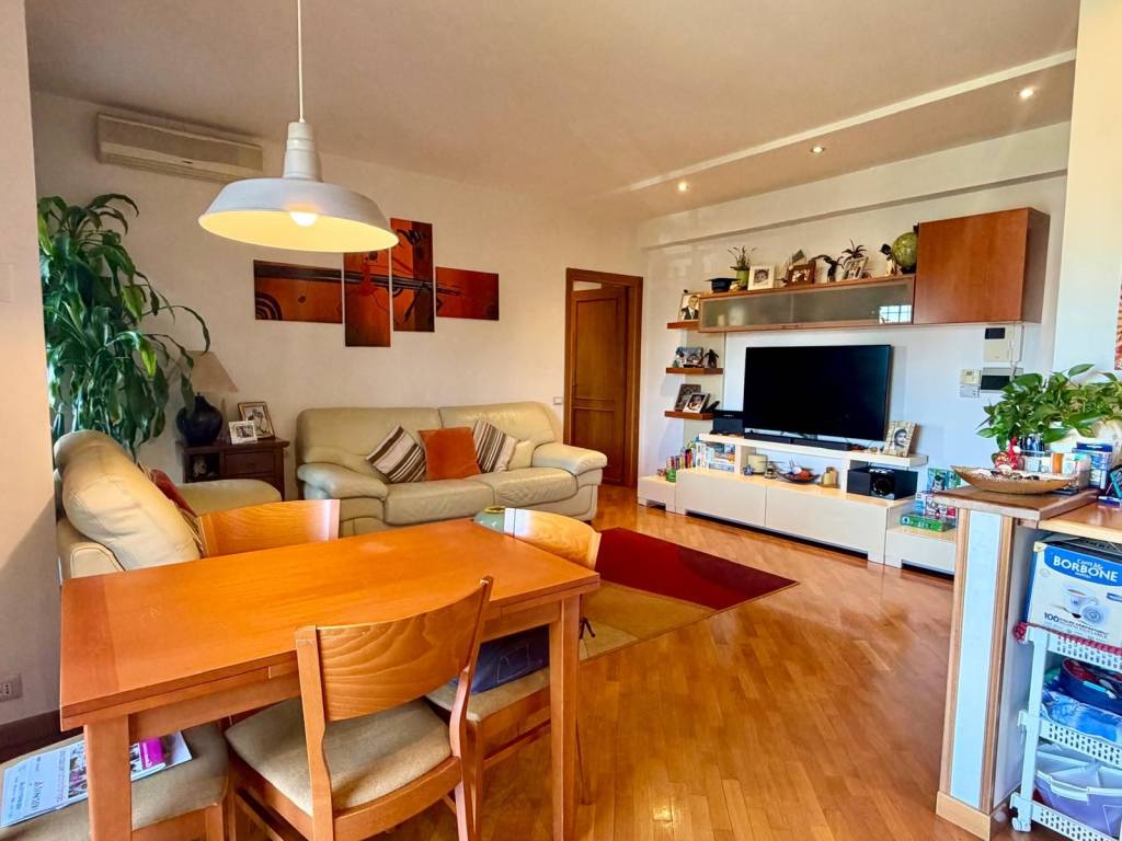 appartamento in vendita a Roma in zona Romanina