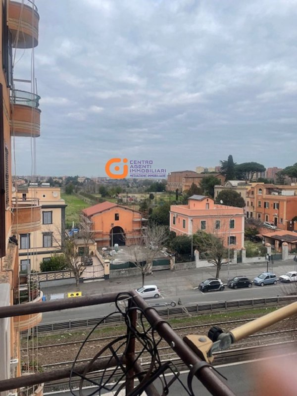 appartamento in vendita a Roma in zona Tuscolano