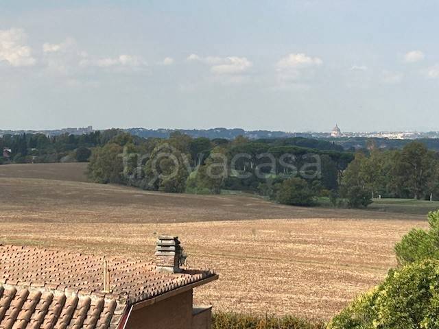 appartamento in vendita a Roma in zona Appio Pignatelli