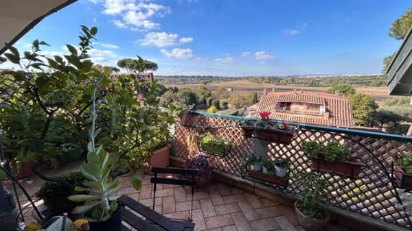 appartamento in vendita a Roma in zona Appio Pignatelli