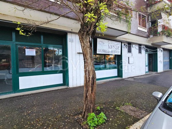 negozio in vendita a Roma in zona Ostia