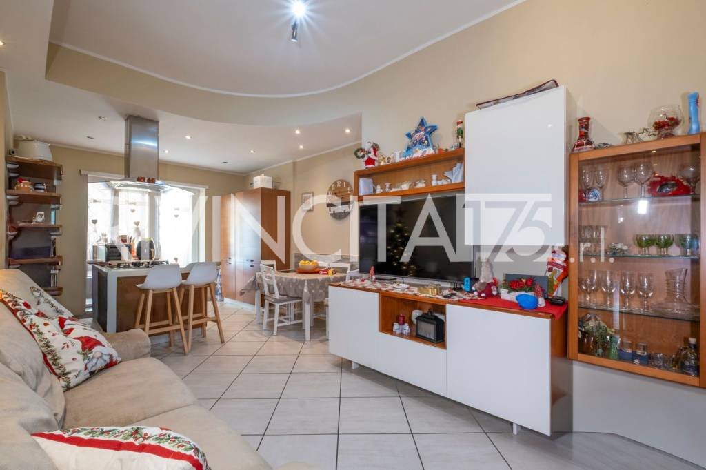 appartamento in vendita a Roma in zona Corviale