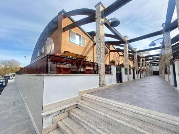 casa indipendente in vendita a Roma in zona Settecamini