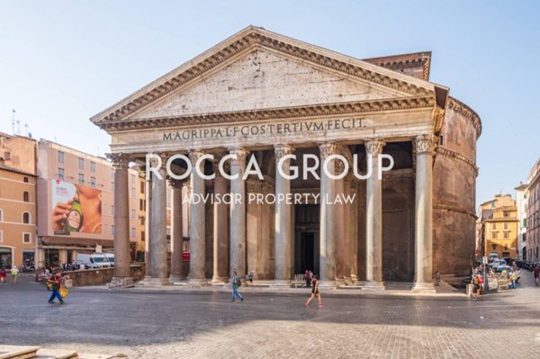 appartamento in vendita a Roma in zona Parione/Sant'Eustachio