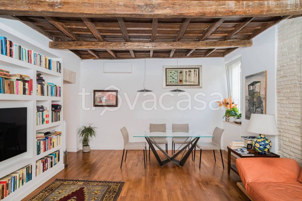 appartamento in vendita a Roma in zona Trastevere