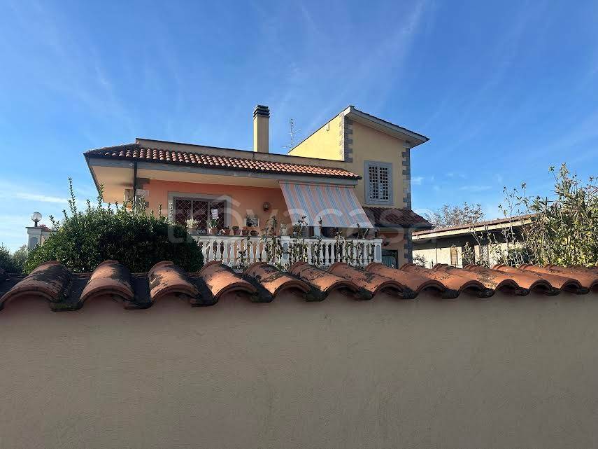 casa indipendente in vendita a Roma in zona Castelverde