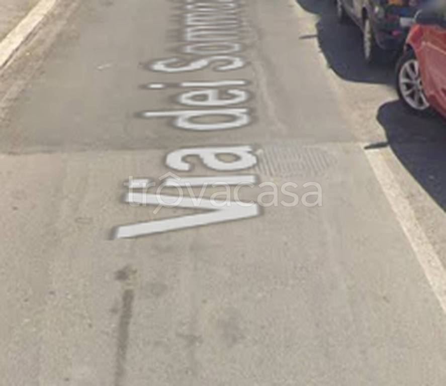 locale commerciale in vendita a Roma in zona Giuliano Dalmata