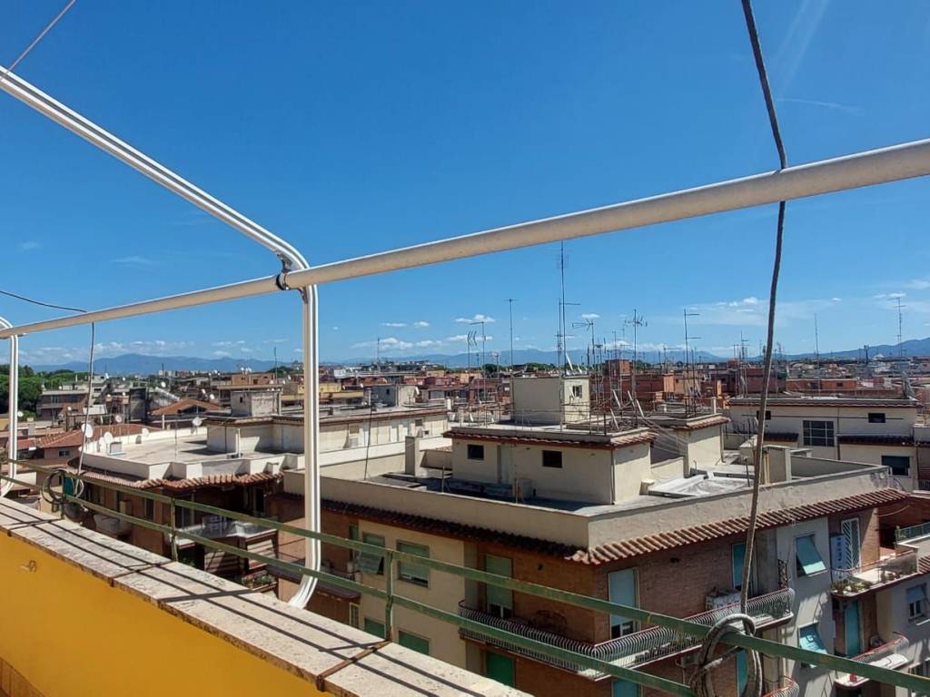 appartamento in vendita a Roma in zona Tuscolano