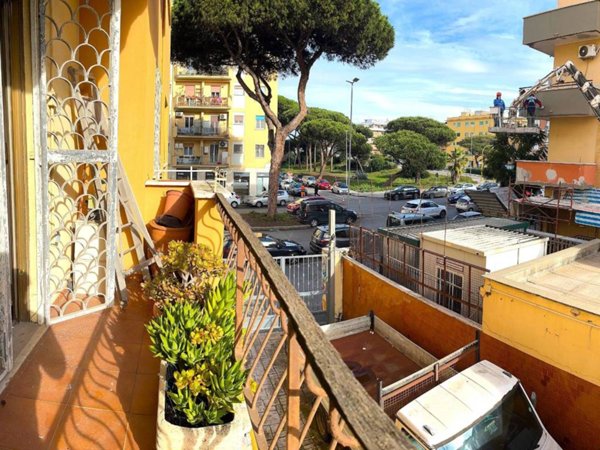 appartamento in vendita a Roma in zona Ostia