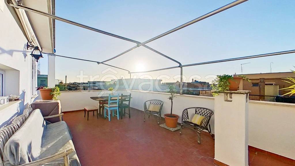 appartamento in vendita a Roma in zona Ostia