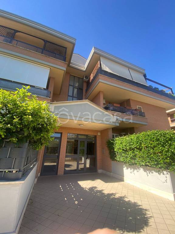 appartamento in vendita a Roma in zona Romanina