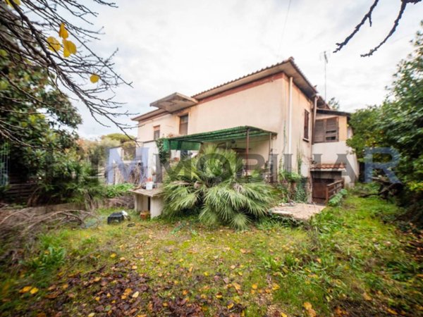 casa indipendente in vendita a Roma in zona Trigoria
