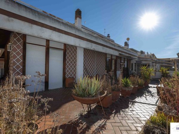 appartamento in vendita a Roma in zona Prenestino-Labicano