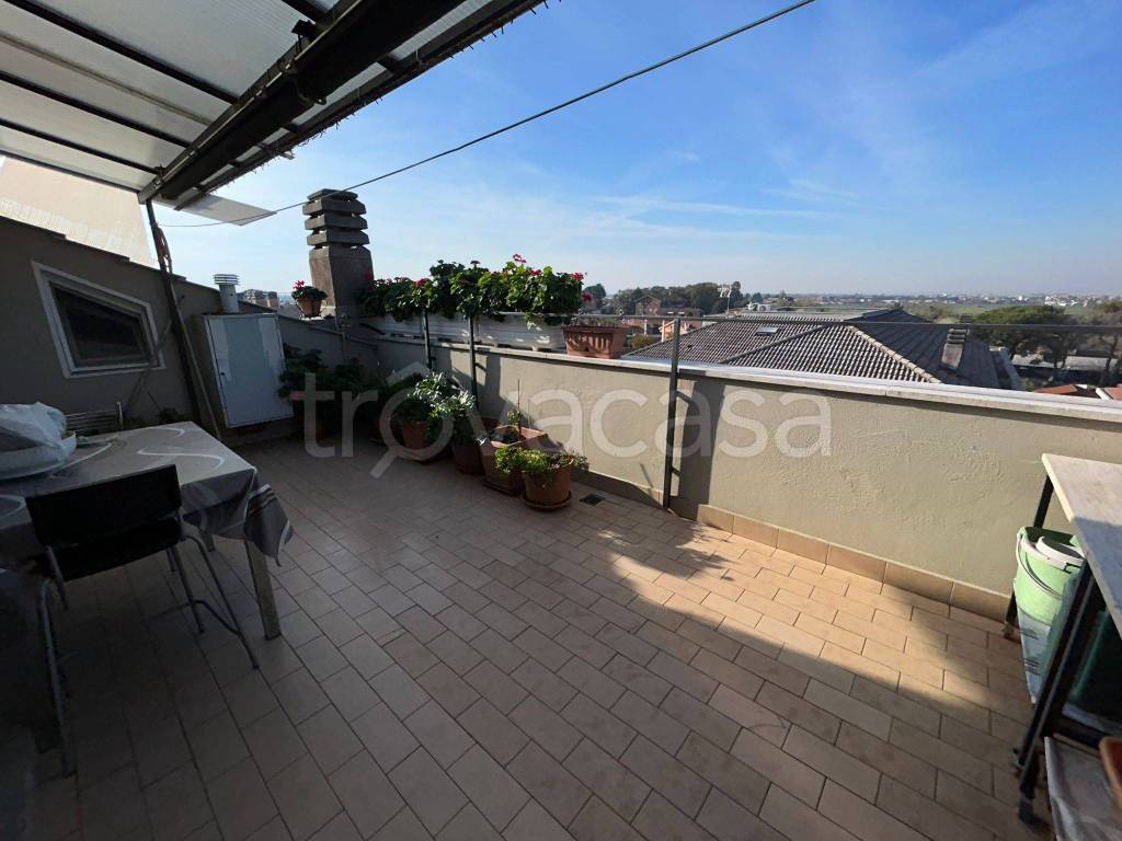 appartamento in vendita a Roma in zona Casal Morena