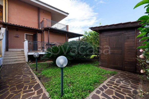 casa indipendente in vendita a Roma in zona Infernetto