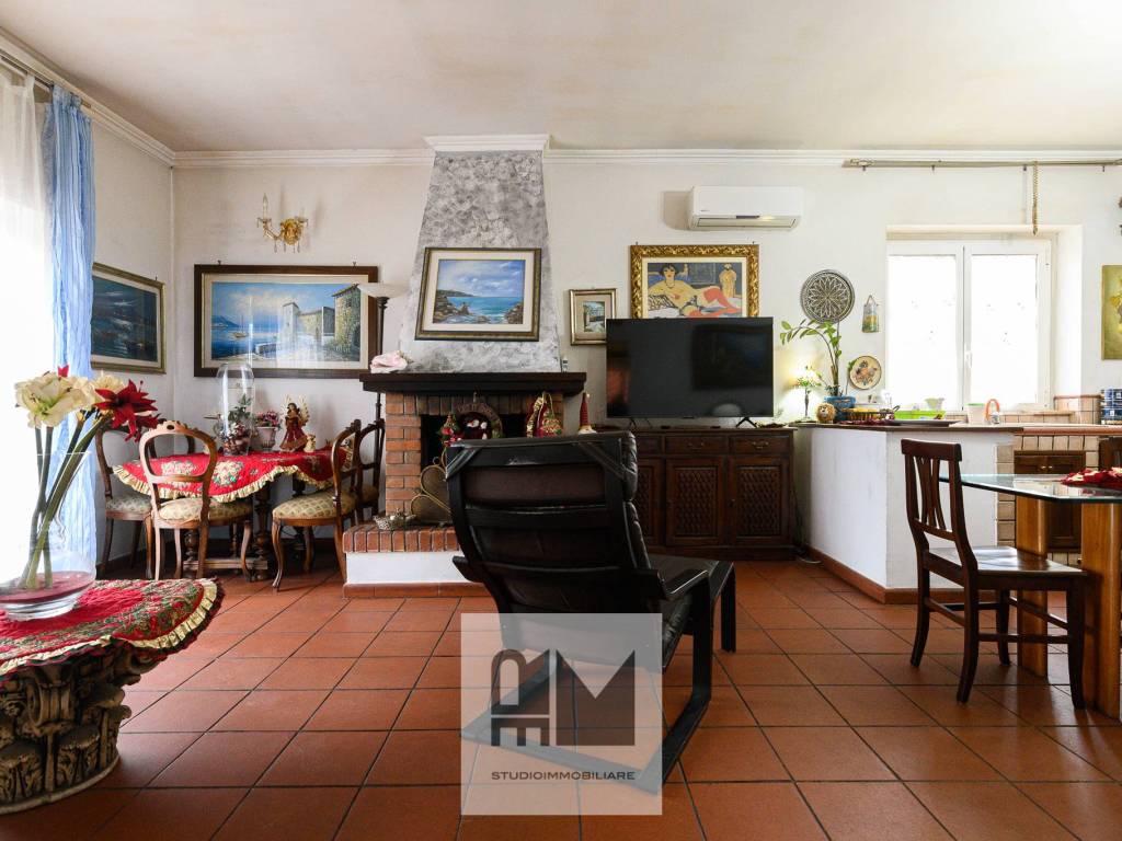 appartamento in vendita a Roma in zona Fonte Laurentina