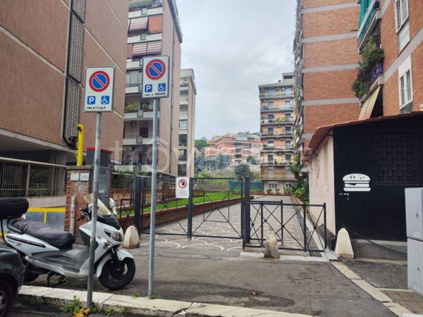 locale di sgombero in vendita a Roma