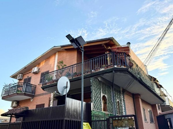 appartamento in vendita a Roma in zona Finocchio
