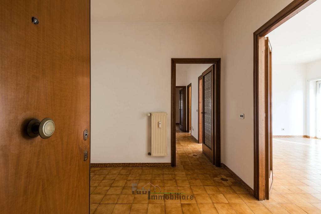 appartamento in vendita a Roma in zona Ostia