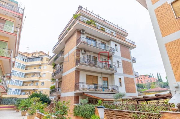 appartamento in vendita a Roma in zona Ostiense