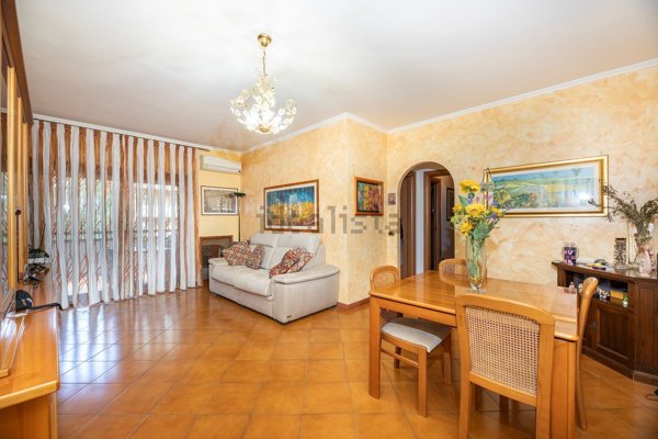 appartamento in vendita a Roma in zona Cinecittà