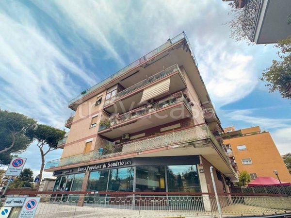 appartamento in vendita a Roma in zona Monte Sacro/Talenti