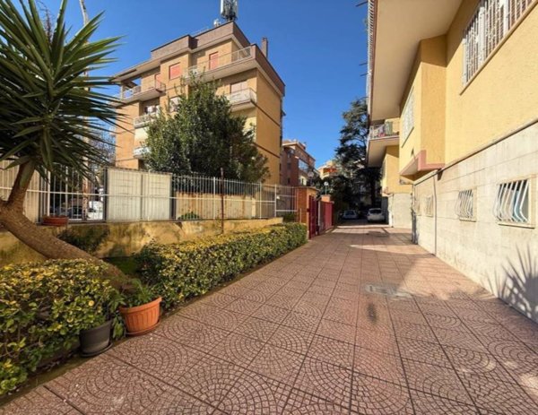 appartamento in vendita a Roma in zona Gianicolense