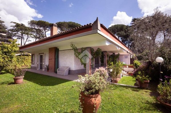 casa indipendente in vendita a Roma