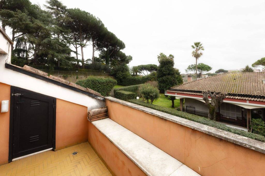 casa indipendente in vendita a Roma