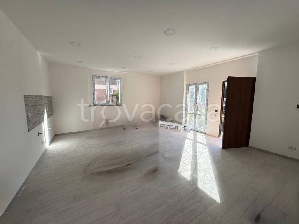 appartamento in vendita a Roma in zona Torre Gaia