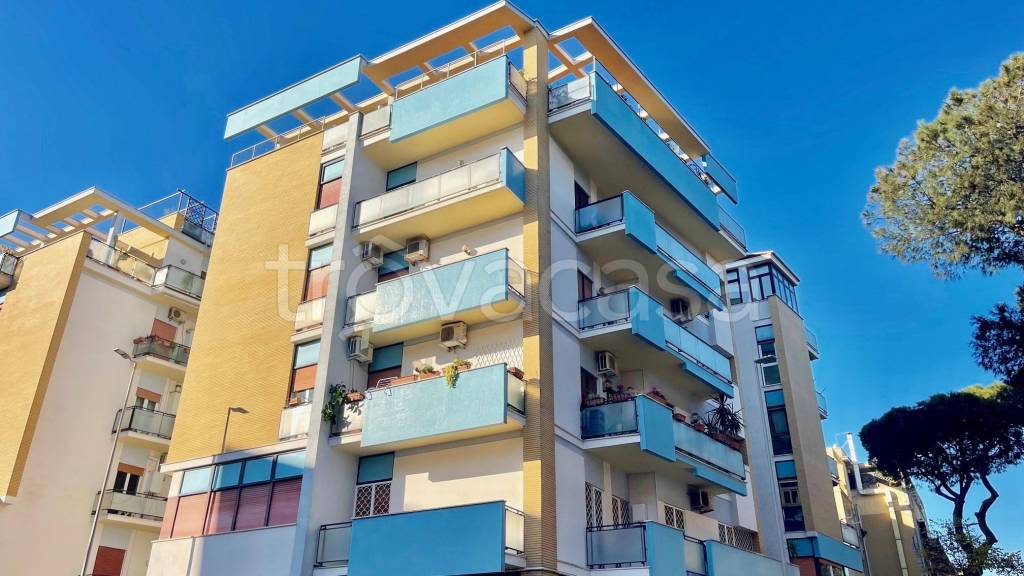 appartamento in vendita a Roma in zona Ostia