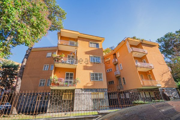 appartamento in vendita a Roma in zona Gianicolense