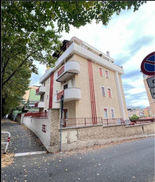 appartamento in vendita a Roma in zona Portuense