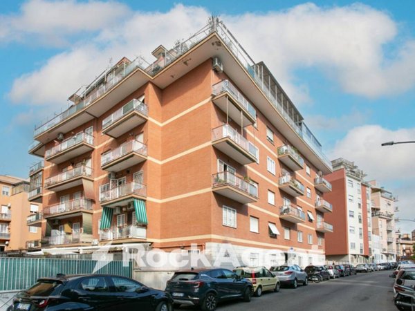 appartamento in vendita a Roma in zona Portuense