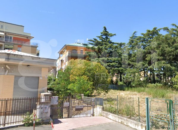 locale di sgombero in vendita a Roma